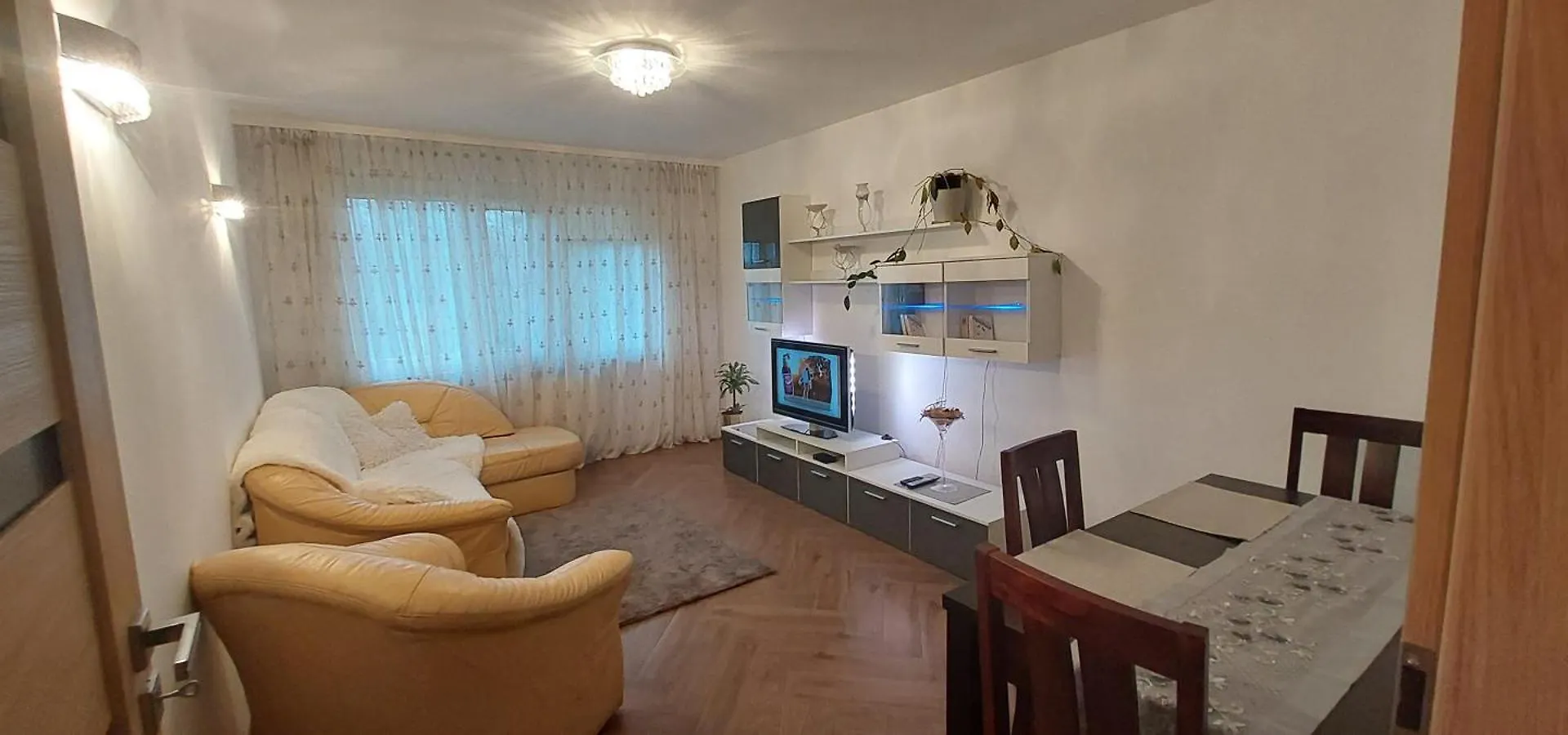 شقة Apartament Przy Stawie فروتسواف